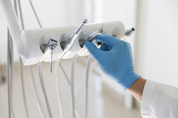Professional Tooth Extraction technician working in Severna Park, MD